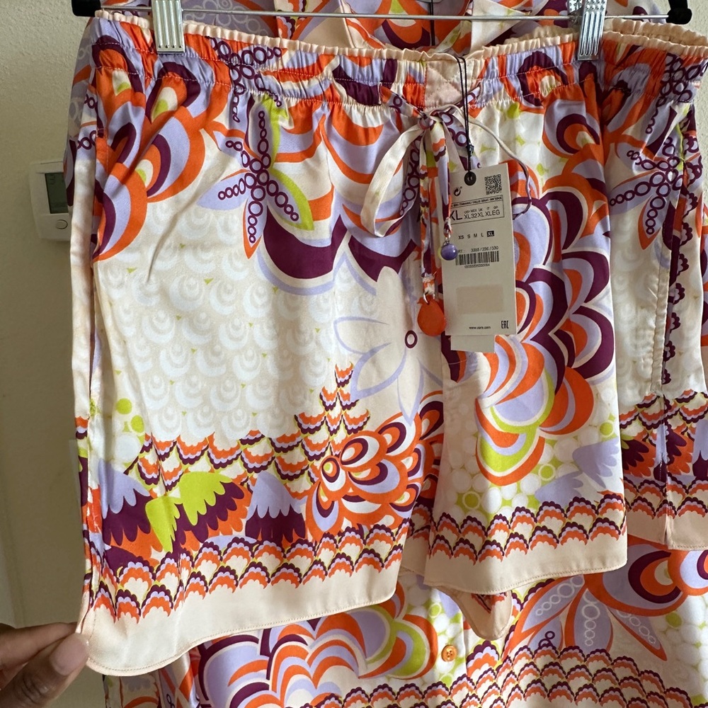 NWT Zara Printed Top( L )  ➕Shorts ( XL ) Retro look Set - Picture 14 of 16